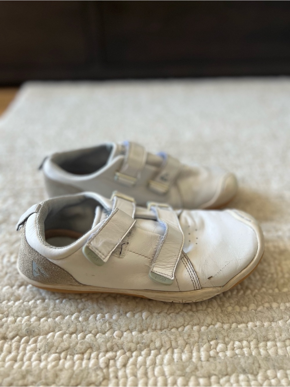 PLAE Roan US3 Kids White Leather Velcro Sneakers